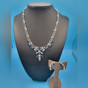 Vintage B.David Blue and white Rhinestone Choker Necklace Screw On earring Set